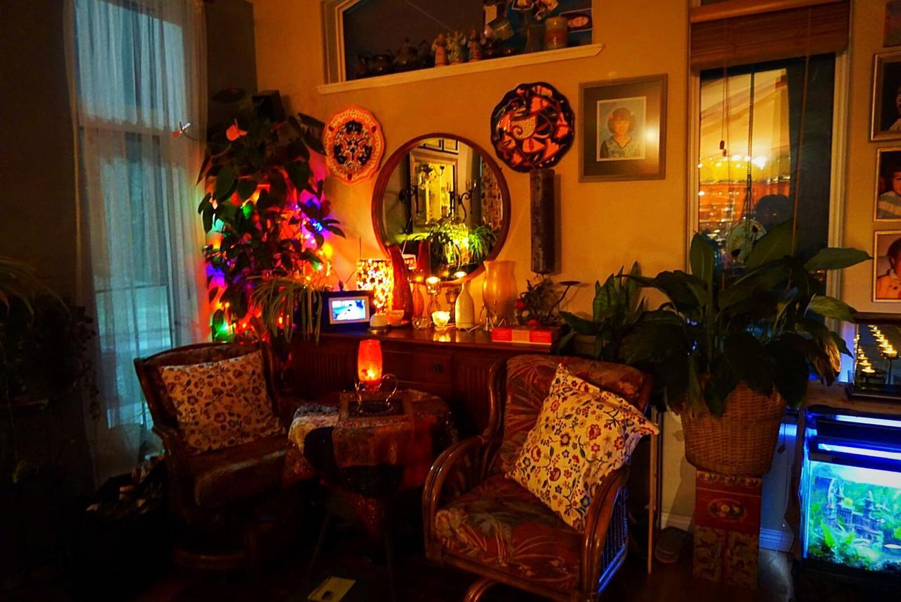 Mabuhay Lakeside Manor Bed & Breakfast Yellowknife Exterior photo