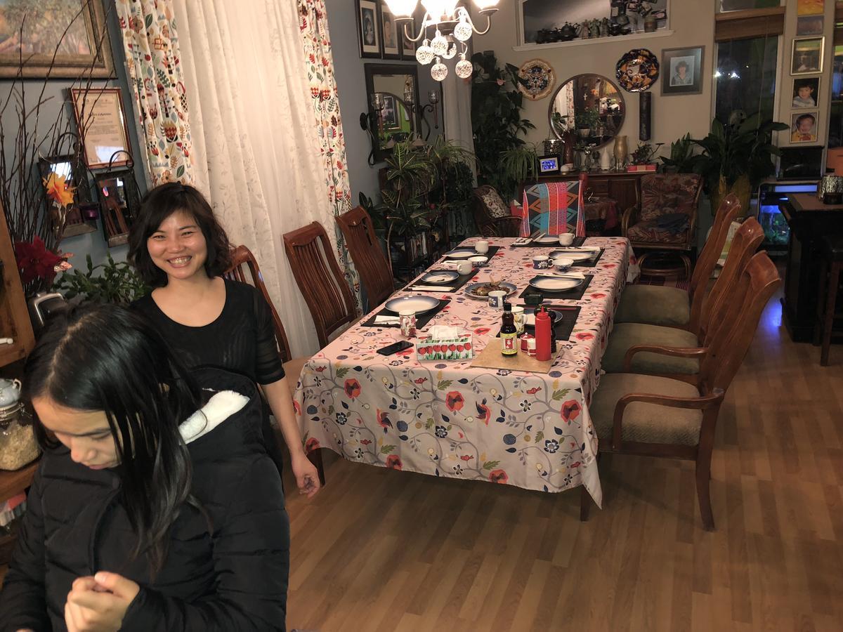 Mabuhay Lakeside Manor Bed & Breakfast Yellowknife Exterior photo